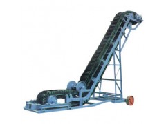 波状挡边大倾角带式输送机图1